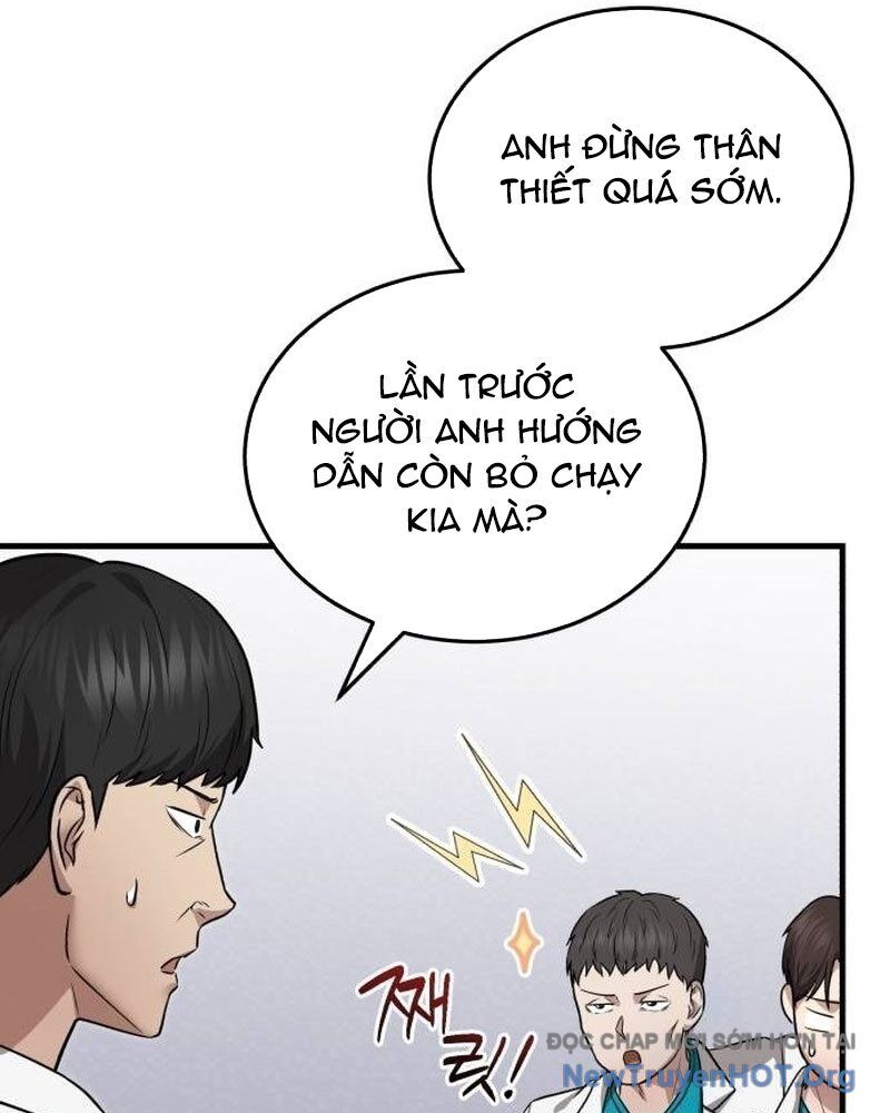 Bác Sĩ Hồi Quy Chỉ Muốn Sống Yên Bình Chapter 9 - Next Chapter 10